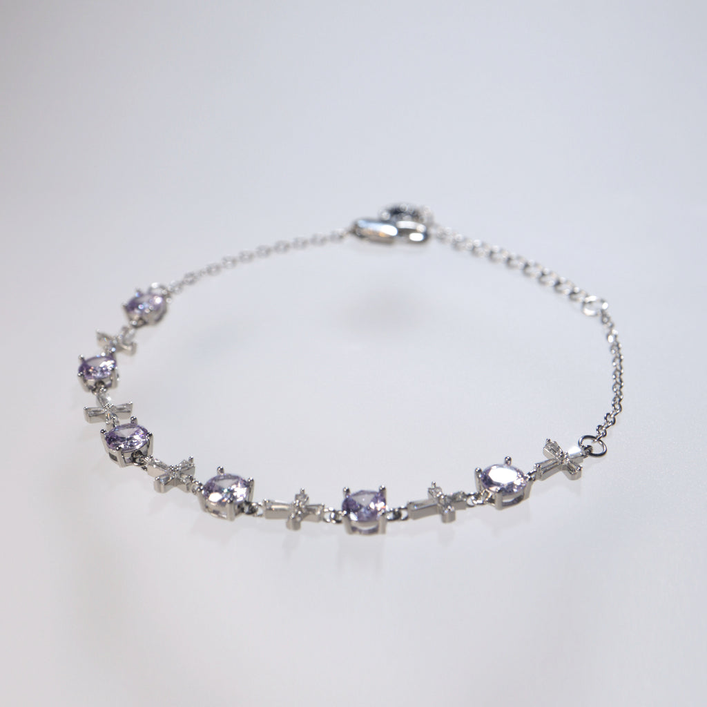 Serene Bloom Bracelet | Lab-grown crystal with a brilliant, refined sparkle.