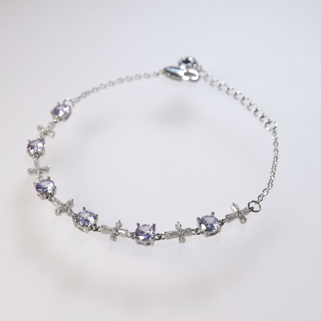 Serene Bloom Bracelet | Lab-grown crystal with a brilliant, refined sparkle.